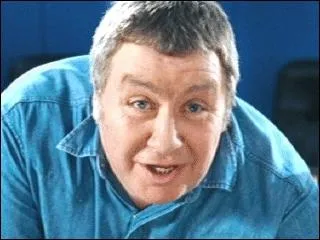 Invit  la grande soire de Nol d'Elton John, o Billy Mack (qui sera Premier au hit-parade) finira-t-il sa soire ?