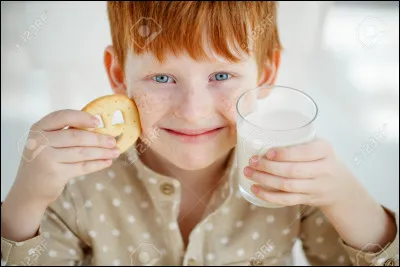 Petite devinette : Je suis un petit repas. Je suis l'avant-dernier de la journée. Les enfants m'adorent. Que suis-je ?