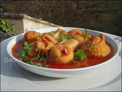 Avec quoi sont réalisés les pieds et paquets ?