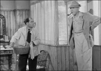 Qui incarne monsieur Hulot dans le film "Les Vacances de monsieur Hulot", réalisé par Jacques Tati en 1953 ?