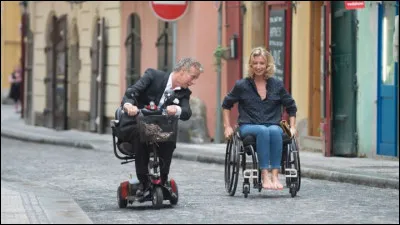 Qui donne la réplique à Frank Dubosc dans le film "Tout le monde debout", sorti en 2018 ?