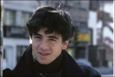 À quelle chanson appartiennent ces paroles : "Ya lil, ya lil, habibi ya lil
Ya lil, ya lil, habibi ya lil" ?