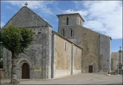 Pour finir, je vous emmène à Semoussac. Commune de l'arrondissement de Jonzac, elle se situe dans le département ...