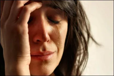 Si quelquun pleure, que fais-tu ?