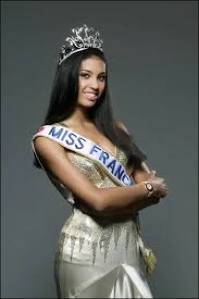 Chloé Mortaud fut la Miss France 2015.