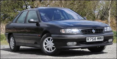 1992, quel nouveau modèle, Renault met-il en vente ?