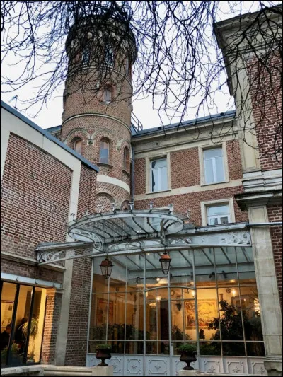 Dès 1882, Jules Verne déménage et s'installe au cur de la ville d'Amiens et y reste plus de 34 ans. Quel est ce label décerné par le Ministère de la Culture en 2011 à sa maison qui retrace la vie, l'uvre et l'action publique de l'illustre ?