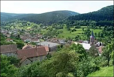 Nous partons dans le Grand-Est, à Natzwiller. Village de l'arrondissement de Molsheim, dans la vallée de la Bruche, ayant sur son territoire de camp de concentration su Struthof, il se situe dans le département ...