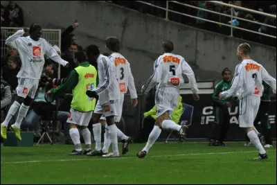 Quel est ce club amateur qui, évoluant alors en CFA2 en 2008, a éliminé deux clubs de Ligue 1 - Nancy en 1/16e et l'OM en 1/8e - avant de s'incliner face au PSG en quarts de finale ?