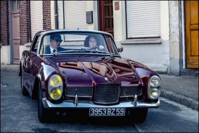 Quel est le coupé sport de l'inspecteur dans ''Les Petits Meurtres d'Agatha Christie'' ?