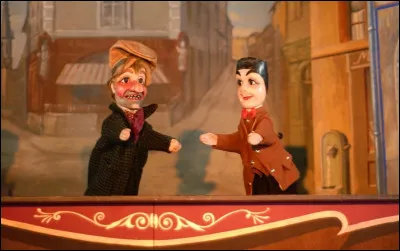 Guignol est une marionette à gaine française. Dans quelle ville a-t-elle été créée ?
