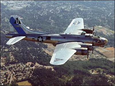Quel est cet appareil américain surnommé la ''forteresse volante'' qui fit des ravages en bombardant les infrastructures nazies de 1941 à 1945 ?
