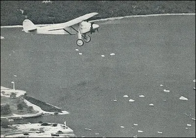 À bord de quel appareil Charles Lindbergh traverse-t-il l'Atlantique en 1927 ?