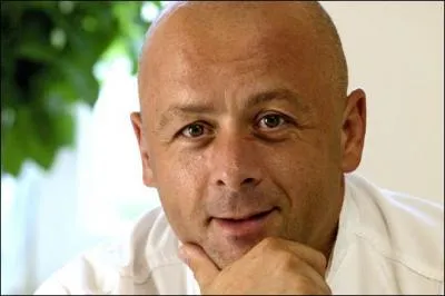 Chef du Chteau Cordeillan-Bages  Pauillac en Gironde. C'est ungrand amateur de la cuisine mollculaire. A participer  l'mission ' Top Chef' sur M6.