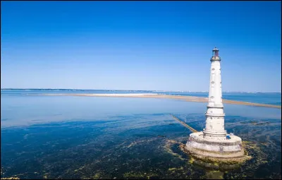 Par quelle mer ou quel océan la pointe de Grave est-elle bordée ?