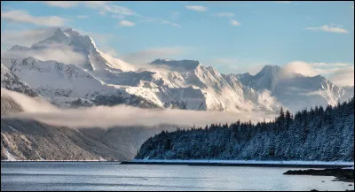 A quel pays les États-Unis ont-ils racheté l'Alaska ?