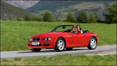 Ce petit cabriolet rouge est un ...