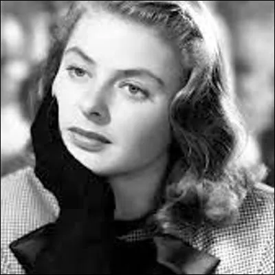 Dans quel film Ingrid Bergman demande-t-elle à un pianiste de jouer le titre "As Time Goes By" ?