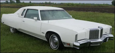 Quel est le nom de ce modèle produit par Chrysler de 1974 à 1978 ?