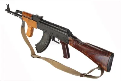 Quel est le nom de ce fusil d'assaut d'origine russe le plus répandu et le plus célèbre au monde ?