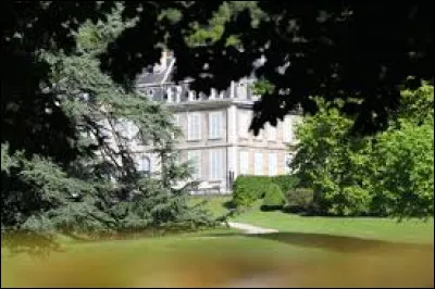 Nous partons en Auvergne-Rhône-Alpes au château de Tencin. Ville de la métropole Grenobloise, elle se situe ...