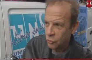 Aperu dans la manif contre la rforme des retraites, le photographe Franois-Marie Banier, ami de Liliane Bettencourt, a dclar aux journalistes qui l'avaient repr :