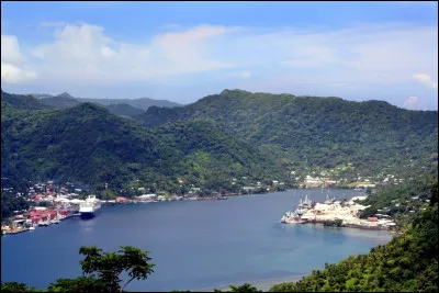 En décembre 1787, l'expédition a un conflit meurtrier avec les indigènes de l'île de Tutuila, dans les Samoa orientales. Actuellement, à quel pays appartient cet archipel ?