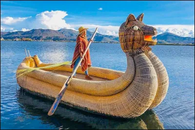 Quel lac borde à la fois le Pérou et la Bolivie ?