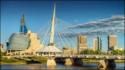 De quelle province canadienne Winnipeg est-elle la capitale ?