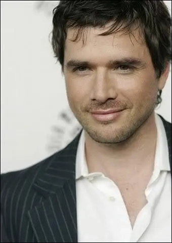 Matthew Settle est Rufus Humphrey alias R. Dans quel film avec Jennifer Love Hewitt a-t-il jou ?