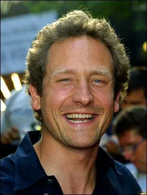 Sam Robards est Howard Archibald. Dans quel film de Steven Spielberg adoptait-il un petit enfant mcanique nomm David ?