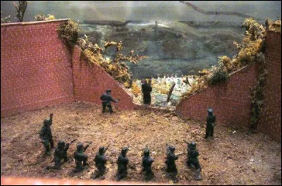 Roger Snoeck, né le 24 mai 1909 à Joinville-le-Pont, fut fusillé le 20 juillet 1943 au fort de...