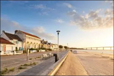 Je vous emmène au bord de l'océan Atlantique, à La Barre-de-Monts. Ville des Pays-de-la-Loire, elle se situe dans le département ...