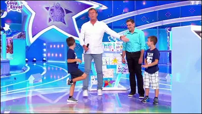 Quelle couleur intermédiaire indique quun candidat est à mi-chemin entre la couleur initiale, conservée tant que les réponses données sont bonnes et la couleur finale, apparaissant lorsque deux mauvaises réponses sont données au cours dune manche par un même candidat, à lissue de la première manche, puis à lissue de la deuxième manche ?