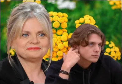 Quelle personne de sa famille a joué dans ''Les Tuche'' ?