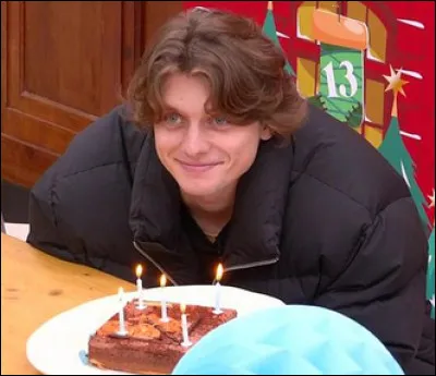 Quel âge avait Ulysse lors de son arrivée au château ?