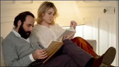 Elle est Louise, dans ce film d'Emmanuel Mouret sorti en 2020 :