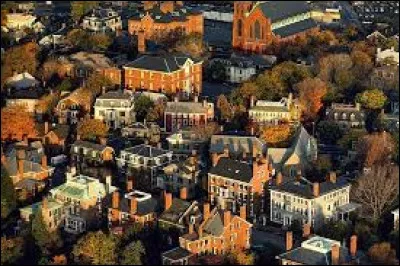 Dans quelle ville américaine a eu lieu un célèbre procès contre les sorcières au XVIIe siècle ?