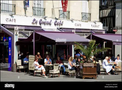 Où fut signé larmistice de la ville de Compiègne ?