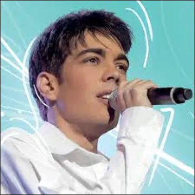 De quelle maladie est mort le chanteur Gregory Lemarchal, âgé de 23 ans ?