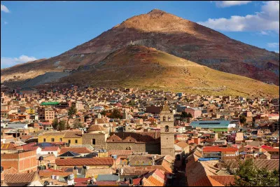Située à 4 070 mètres d'altitude, Potosi est une des villes les plus hautes du monde : dans quel pays se situe-t-elle ?