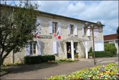 Je vous emmène maintenant en Nouvelle-Aquitaine, à Fargues-Saint-Hilaire. Ville de l'Entre-deux-Mers, traversée par la Laurence, elle se situe dans le département ...