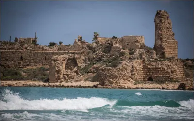 Laquelle de ces forteresses situées en Israël, dont il ne reste que des ruines, était considérée comme l'une des plus grandes forteresses templières en Terre sainte ?