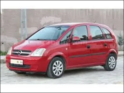 Quel est le nom de cette voiture rouge ?