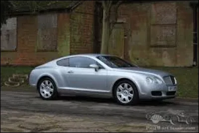 Quel est le nom de cette voiture ?