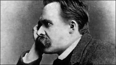 Quelle est la bonne orthographe de ce philosophe prussien né en 1844, mort en 1900 et prénommé Friedrich ?