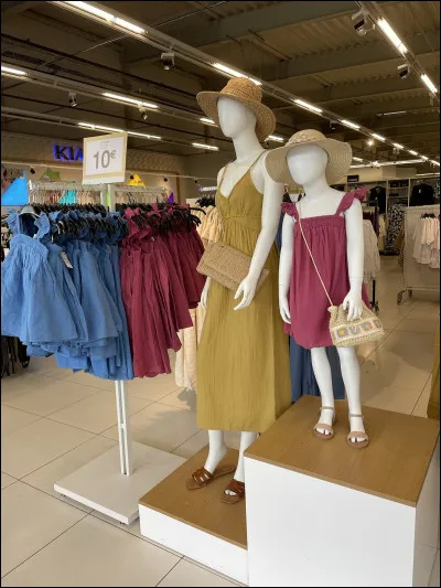 Quelle enseigne a pour slogan : la mode à petits prix ?