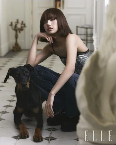 Est-ce que tu veux qu'elle soit sur une photo du magazine "Elle" ?