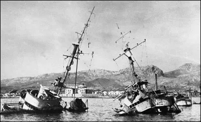 Dans quel port la flotte française est-elle sabordée par les forces de l'Axe le 27 novembre 1942 ?