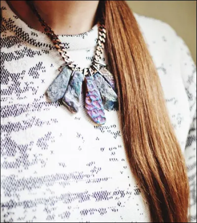 Ton style vestimentaire est-il assorti avec tes colliers ?